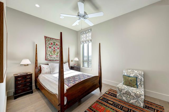 2325 Welch Street 705, Houston, TX 77019