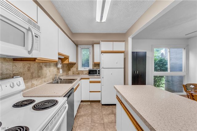 10408 N Church Drive 420, Parma Heights, OH 44130