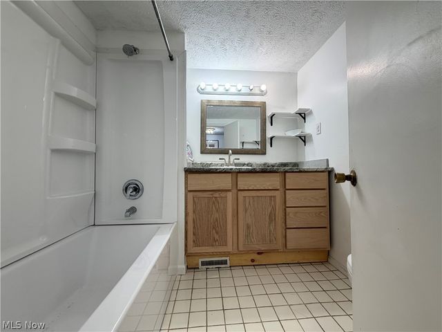 10408 N Church Drive 420, Parma Heights, OH 44130
