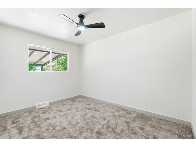 383 S Robb Way, Lakewood, CO 80226