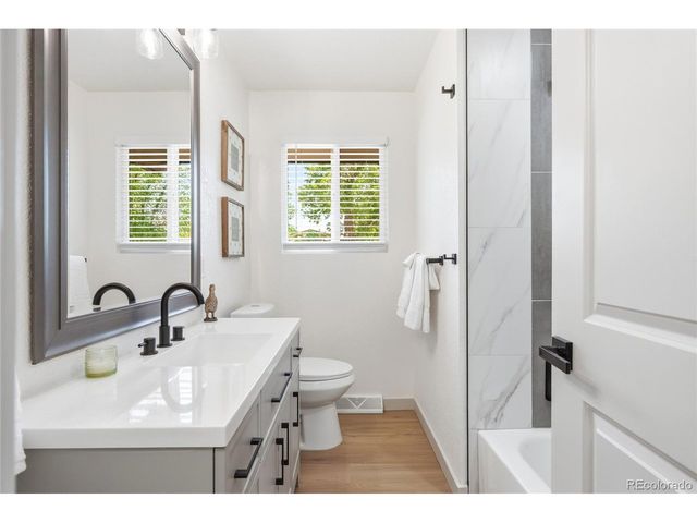383 S Robb Way, Lakewood, CO 80226