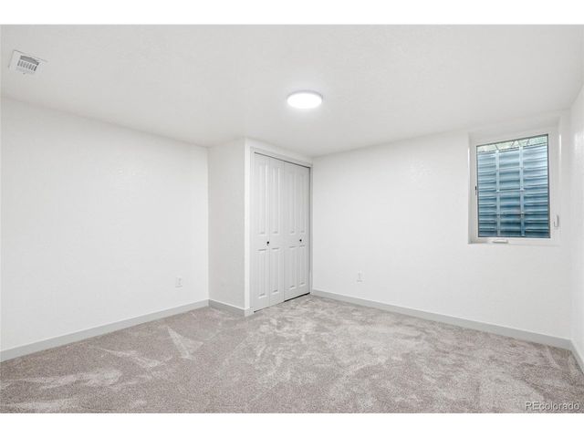 383 S Robb Way, Lakewood, CO 80226