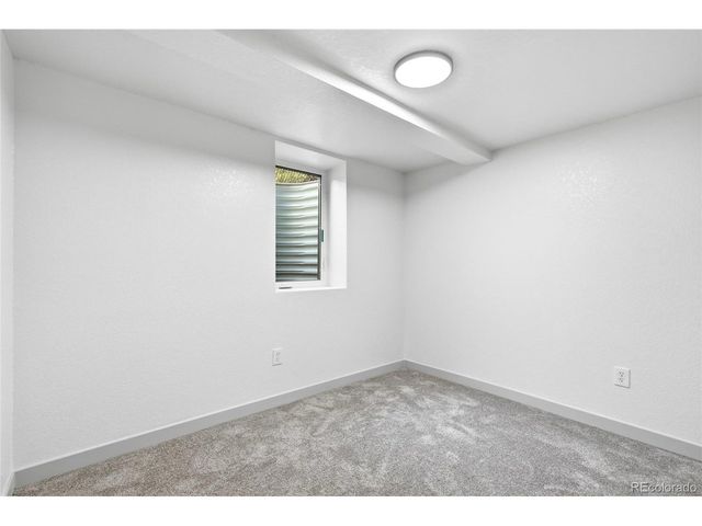 383 S Robb Way, Lakewood, CO 80226