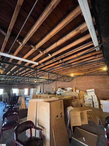 114 N Broad Street, Clinton, SC 29325