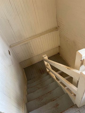 114 N Broad Street, Clinton, SC 29325