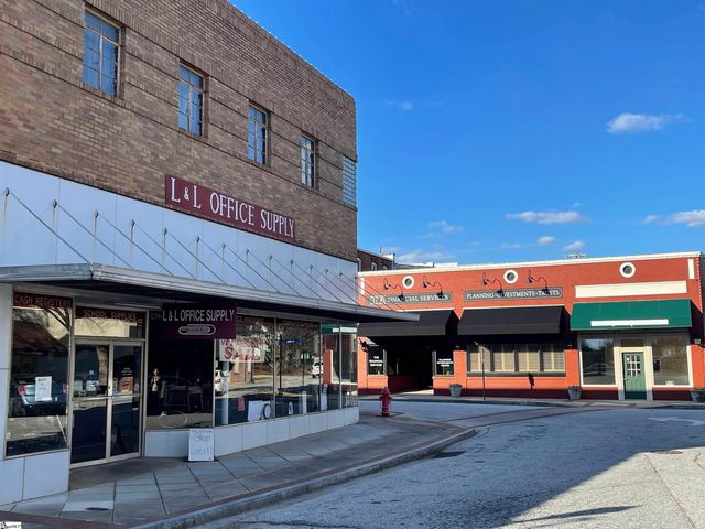 114 N Broad Street, Clinton, SC 29325