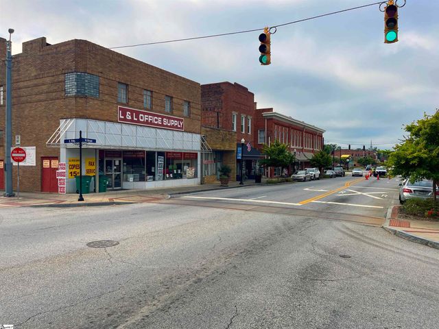 114 N Broad Street, Clinton, SC 29325