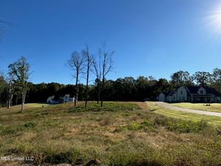 12 Highwoods Drive, Byhalia, MS 38611