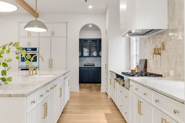 9866 Mixon Drive, Dallas, TX 75220
