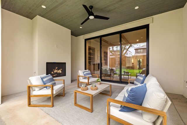 9866 Mixon Drive, Dallas, TX 75220