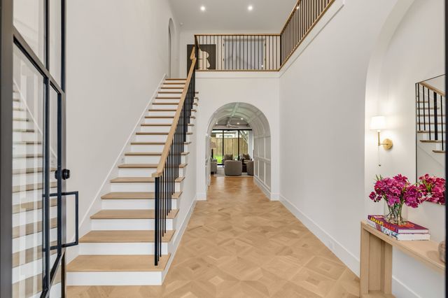9866 Mixon Drive, Dallas, TX 75220