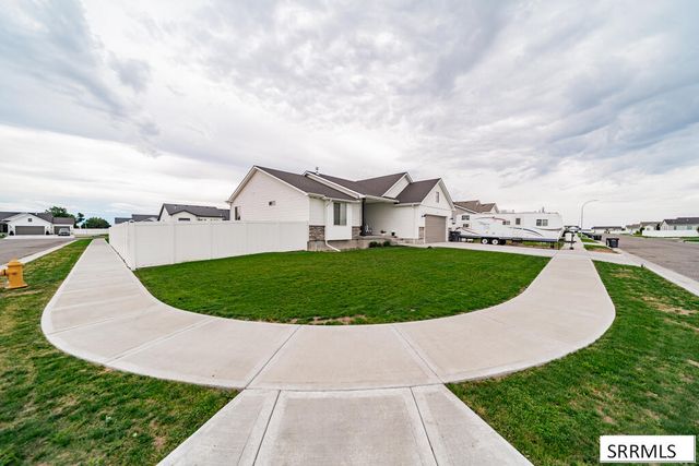 563 Waylend St, Idaho Falls, ID 83404