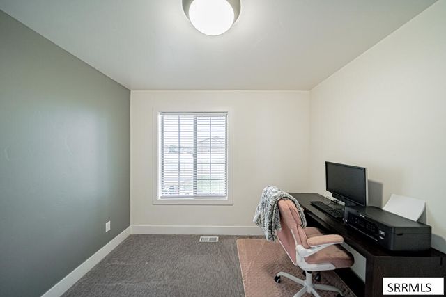 563 Waylend St, Idaho Falls, ID 83404