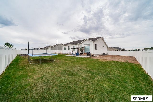 563 Waylend St, Idaho Falls, ID 83404