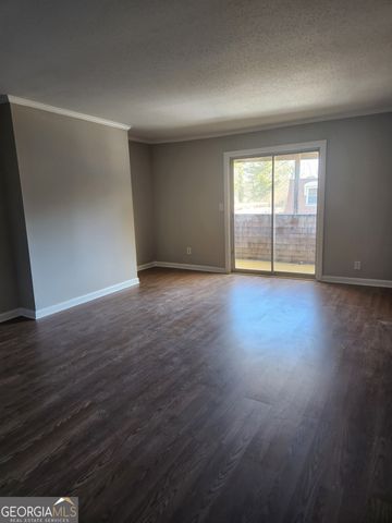94 Rue Fontaine, Lithonia, GA 30038