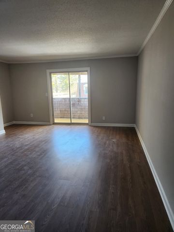 94 Rue Fontaine, Lithonia, GA 30038