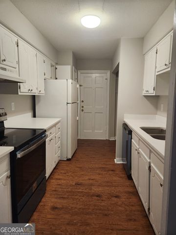 94 Rue Fontaine, Lithonia, GA 30038