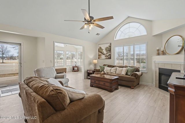 8812 Parkview Oaks Circle, Olive Branch, MS 38654