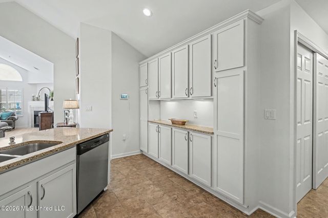 8812 Parkview Oaks Circle, Olive Branch, MS 38654