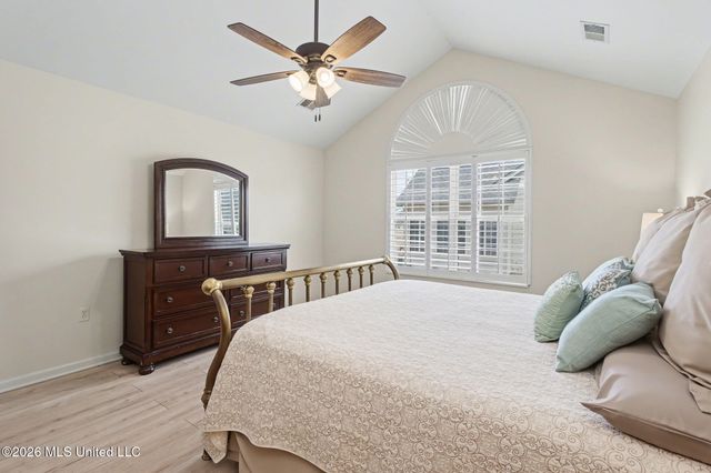 8812 Parkview Oaks Circle, Olive Branch, MS 38654