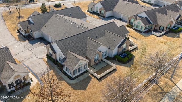 8812 Parkview Oaks Circle, Olive Branch, MS 38654