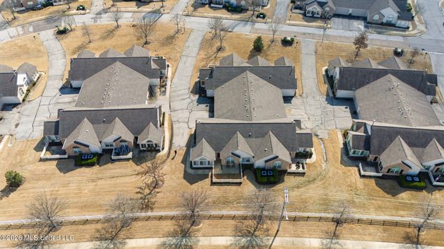 8812 Parkview Oaks Circle, Olive Branch, MS 38654