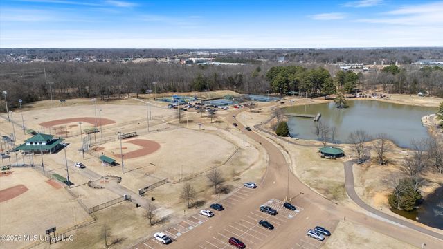 8812 Parkview Oaks Circle, Olive Branch, MS 38654