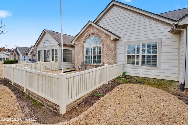 8812 Parkview Oaks Circle, Olive Branch, MS 38654