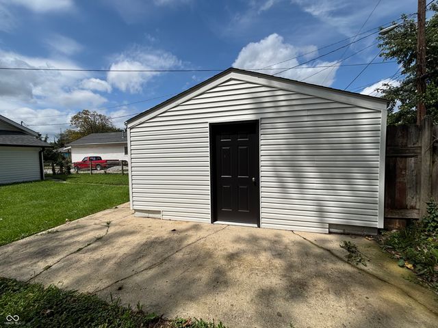 2037 Houston Street, Indianapolis, IN 46218