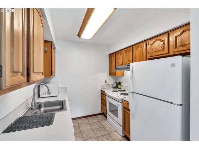 2555 HUGHES Dr, West Linn, OR 97068