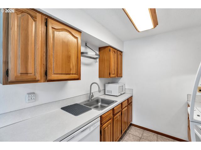 2555 HUGHES Dr, West Linn, OR 97068