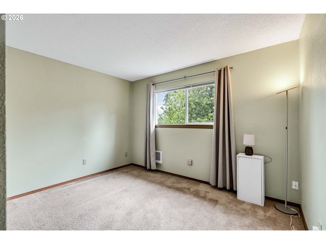 2555 HUGHES Dr, West Linn, OR 97068