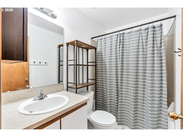 2555 HUGHES Dr, West Linn, OR 97068