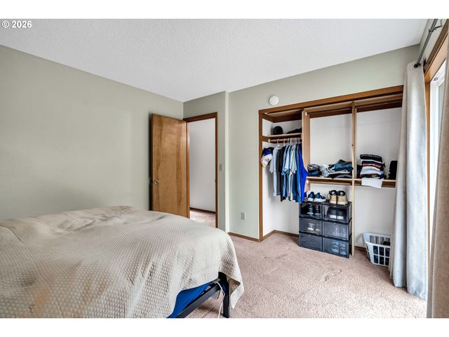 2555 HUGHES Dr, West Linn, OR 97068