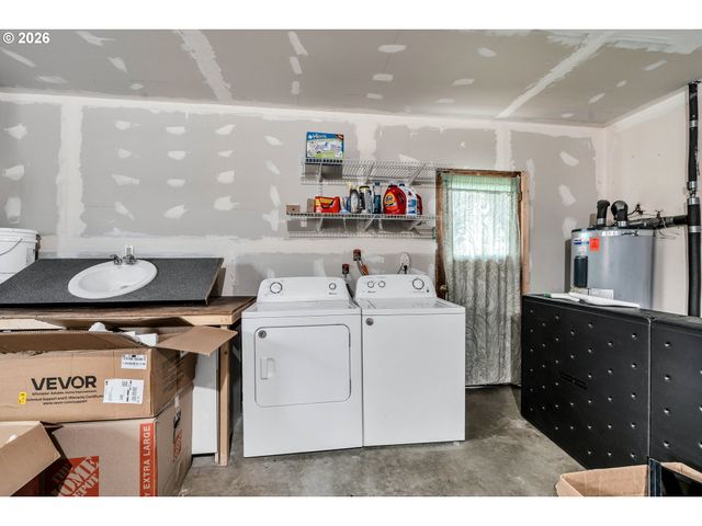 2555 HUGHES Dr, West Linn, OR 97068