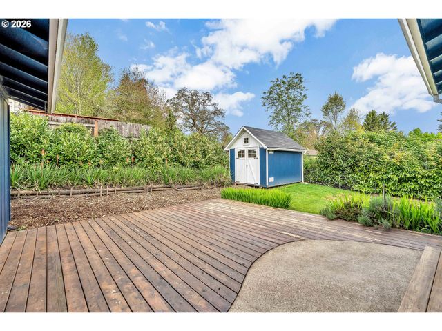 2555 HUGHES Dr, West Linn, OR 97068