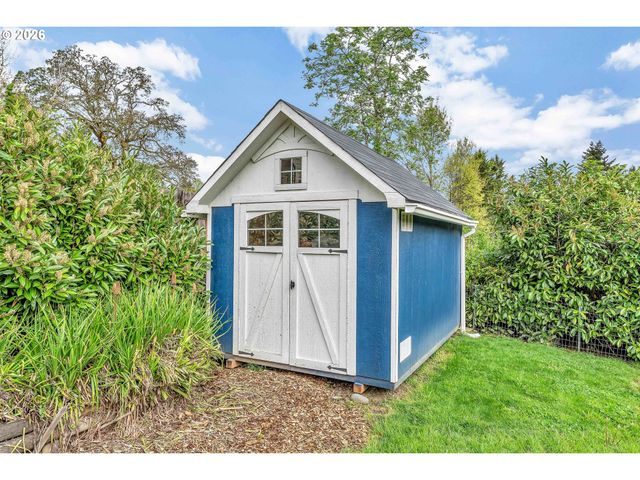 2555 HUGHES Dr, West Linn, OR 97068