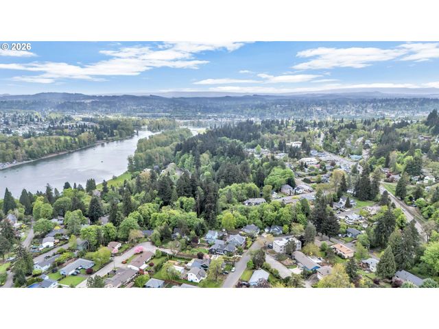 2555 HUGHES Dr, West Linn, OR 97068