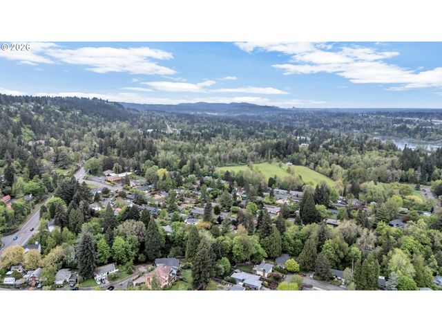 2555 HUGHES Dr, West Linn, OR 97068