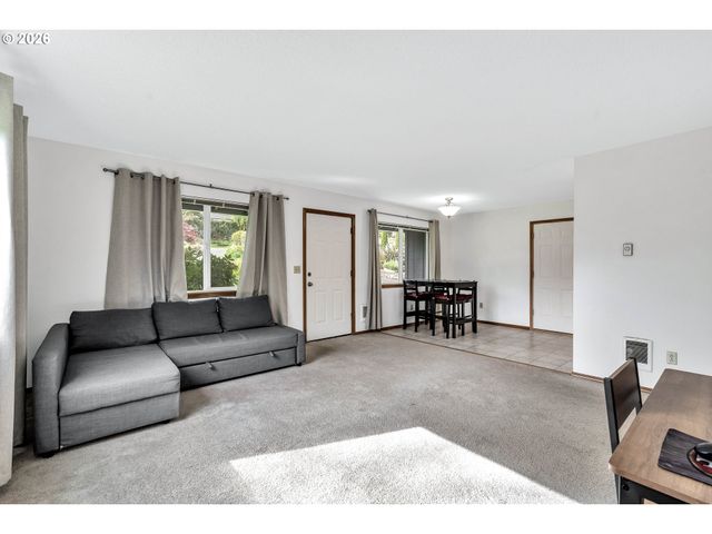 2555 HUGHES Dr, West Linn, OR 97068