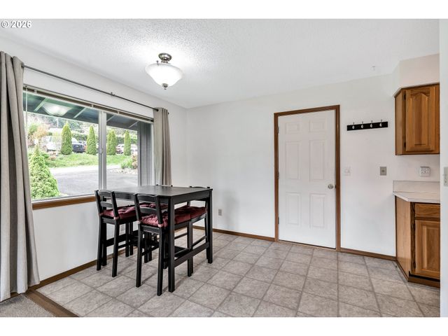 2555 HUGHES Dr, West Linn, OR 97068