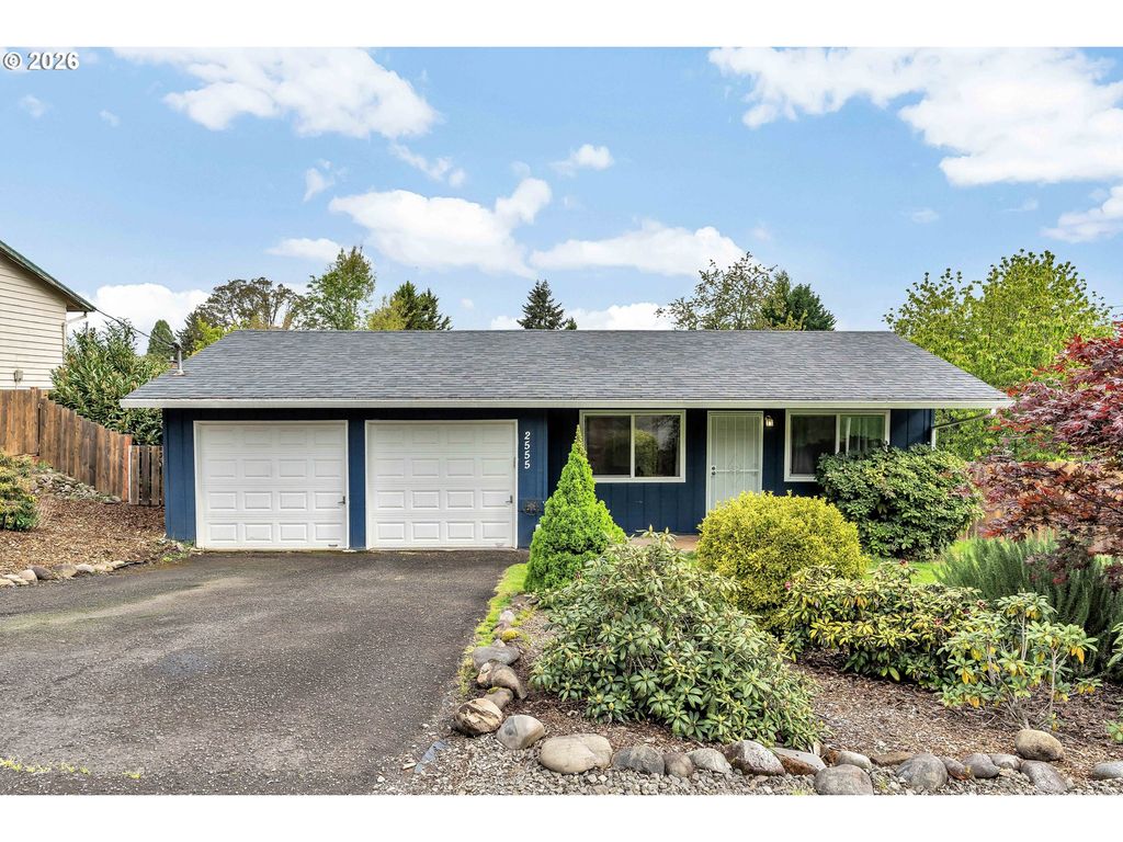 2555 HUGHES Dr, West Linn, OR 97068