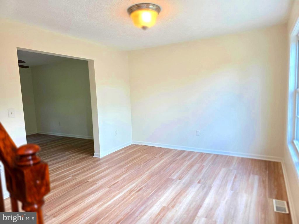 Image 2 of property listing at 17420 PORTER RD, Eckhart Mines, MD 21528