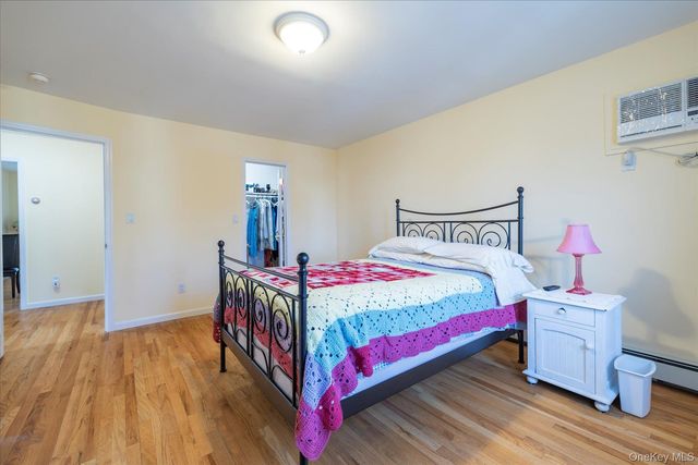 148 Amherst Road, Valley Stream, NY 11581