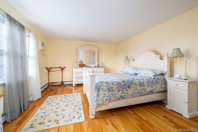 148 Amherst Road, Valley Stream, NY 11581