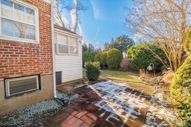 148 Amherst Road, Valley Stream, NY 11581