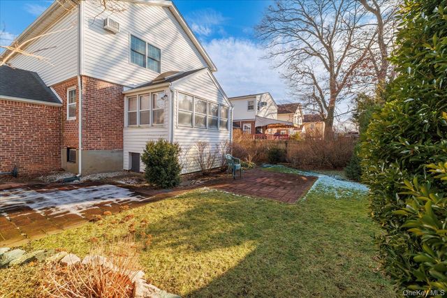 148 Amherst Road, Valley Stream, NY 11581