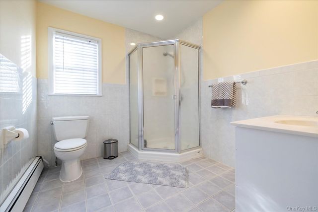 148 Amherst Road, Valley Stream, NY 11581