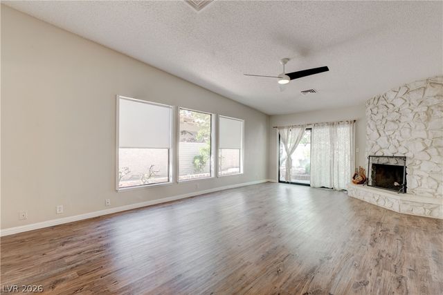 2204 Plaza Del Robles, Las Vegas, NV 89102