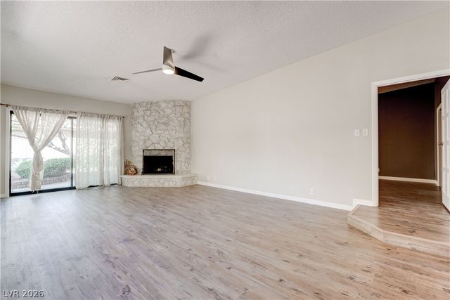 2204 Plaza Del Robles, Las Vegas, NV 89102